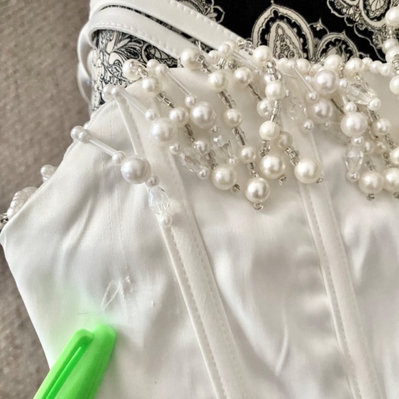 Beaded Lace-up Corset Strapless White Wedding Dress Large - Picture 4 of 14